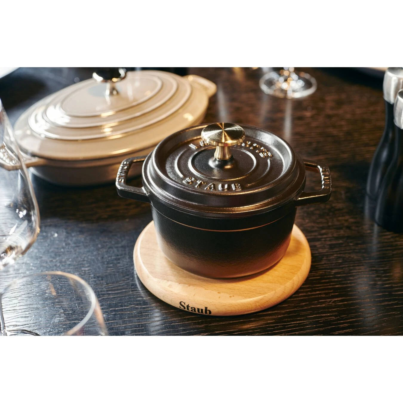 Staub Salvamanteles Magnético 16 Cm, Redondo, Haya, Marrón 6 Staub Salvamanteles Magnético 16 Cm, Redondo, Haya, Marrón - Imagen 4