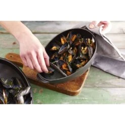 Staub Olla Para Mejillones 25 Cm, Hierro Fundido, Negro 10 Staub Olla Para Mejillones 25 Cm, Hierro Fundido, Negro -Staub Verkoop 000016790