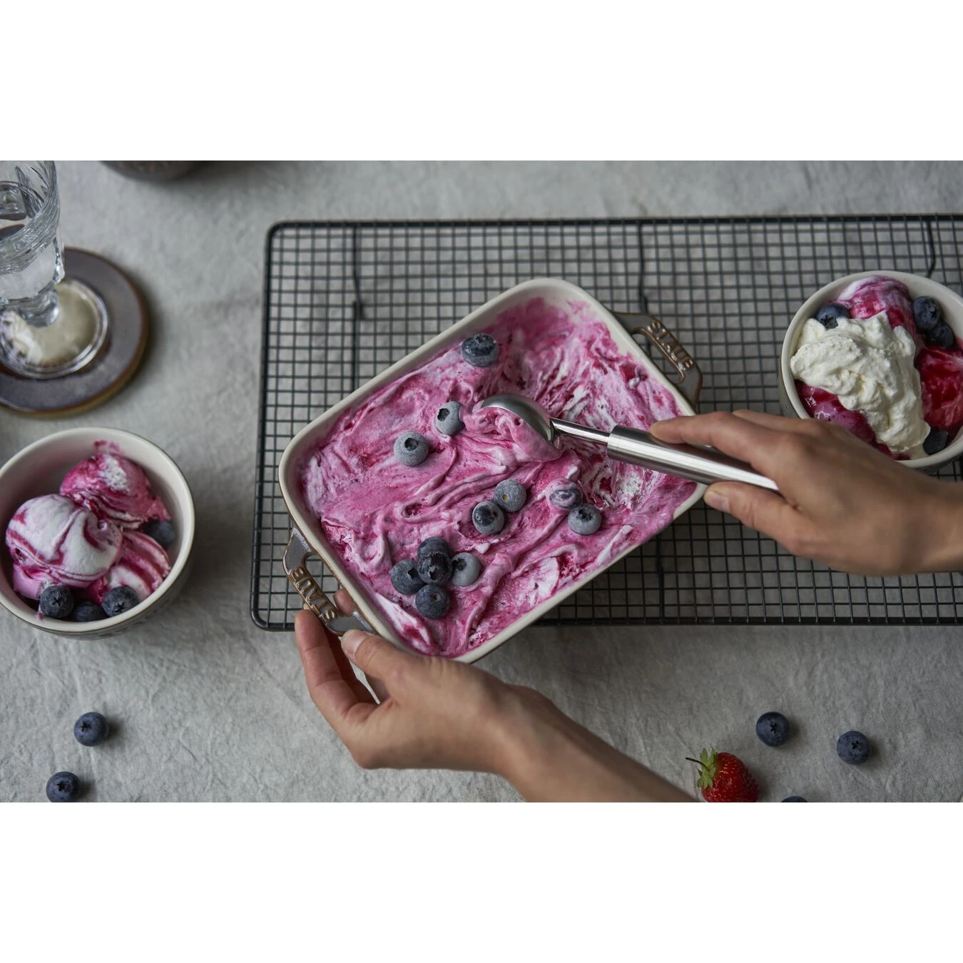 Staub Set De Bandejas De Horno M/L/XL 3-pzs, Gris Antiguo 6 Staub Set De Bandejas De Horno M/L/XL 3-pzs, Gris Antiguo - Imagen 4