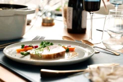 Plato De Comida Staub New White Truffle 8 Plato De Comida Staub New White Truffle -Staub Verkoop 502860 01 4 EnvironmentImage 38c227424c