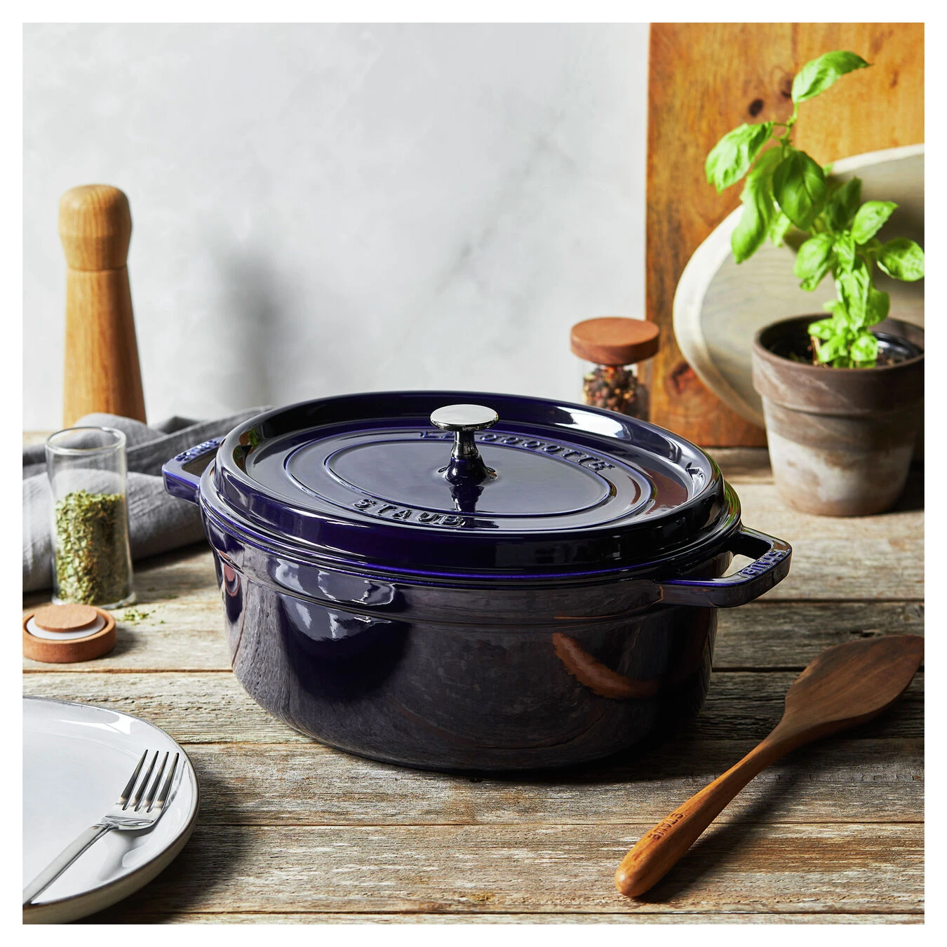 Staub Cocotte 31 Cm, Ovalado, Azul Oscuro, Hierro Fundido 7 Staub Cocotte 31 Cm, Ovalado, Azul Oscuro, Hierro Fundido - Imagen 5