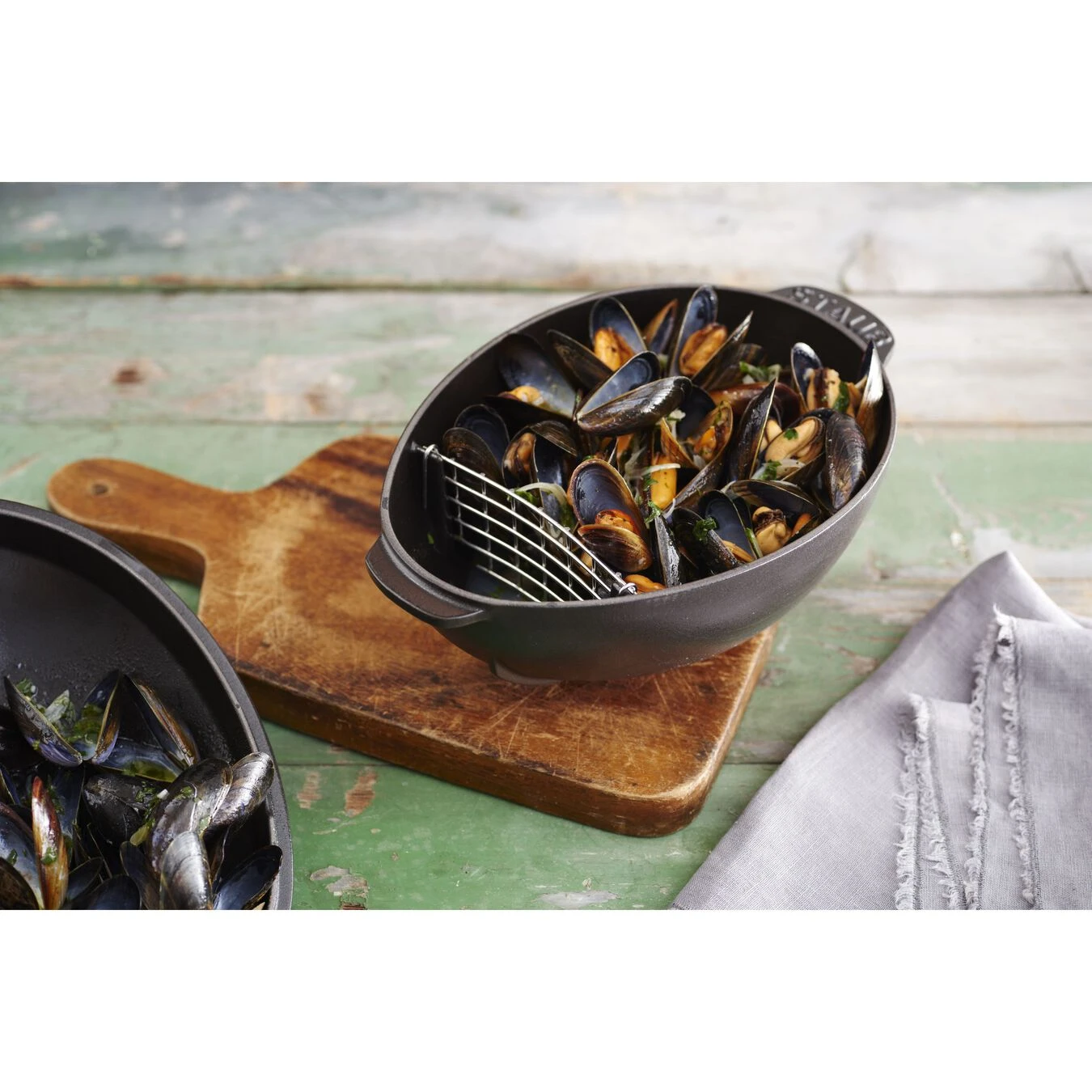 Staub Olla Para Mejillones 25 Cm, Hierro Fundido, Negro 4 Staub Olla Para Mejillones 25 Cm, Hierro Fundido, Negro - Imagen 2